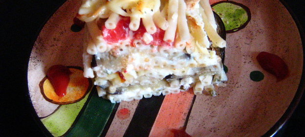 Макаронная запеканка с баклажанами и сыром