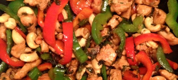 Курица с кешью по‑азиатски