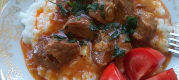 Кекс с яблочным соусом и специями