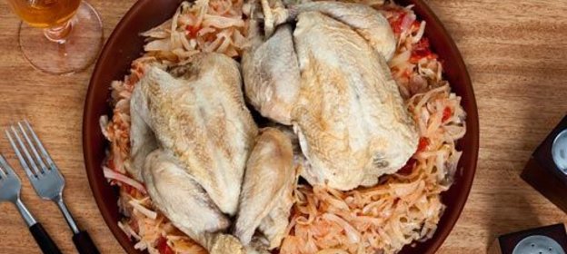 Цыплята с тушеной капустой
