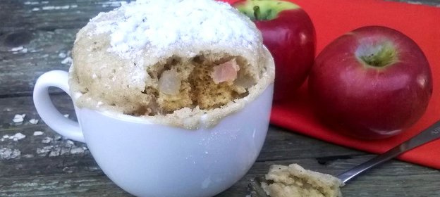 Яблочный кекс в чашке