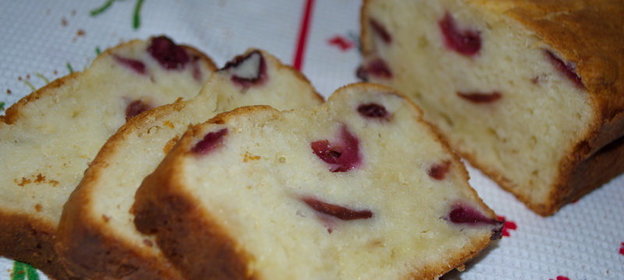 Творожный кекс с вишней