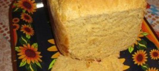 Французский хлеб с жареным луком и паприкой