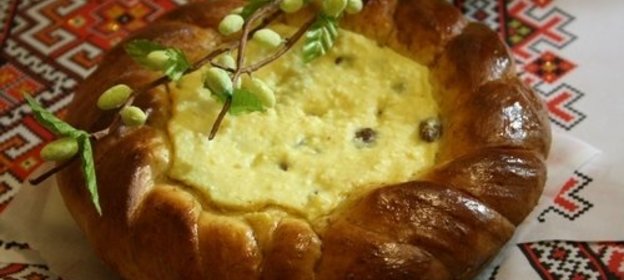 Румынский пасхальный хлеб