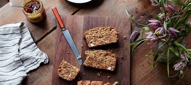 Миндальный хлеб с инжиром