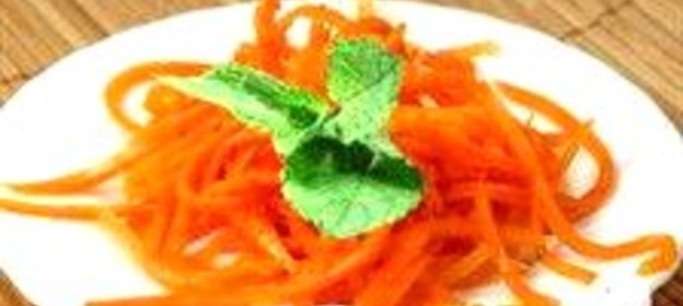 Морковь с кедровыми орешками и базиликом