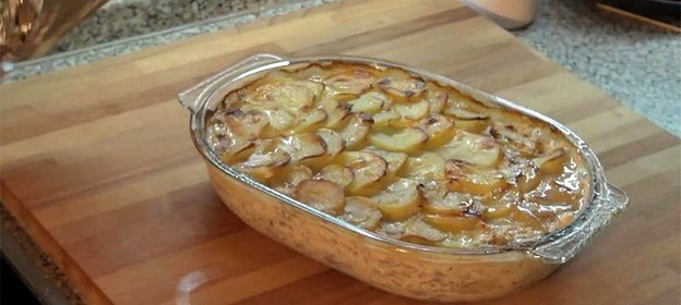 Запеканка картофельная под сливочным соусом