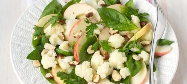 Салат из цветной капусты с яблоком