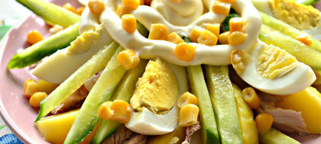 Салат из яиц, с курицей и картофелем