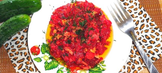 Тушеная свекла с кабачком