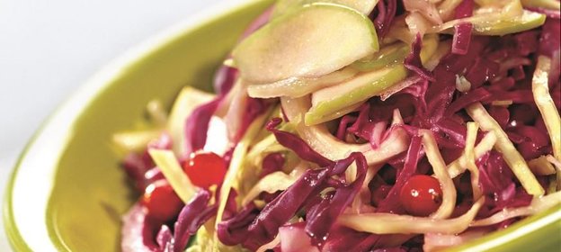 Салат из краснокочанной и белокочанной капусты