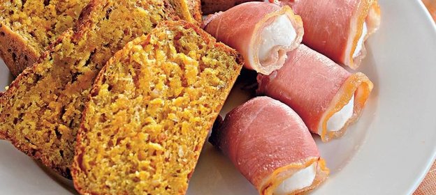 Морковный хлеб с тимьяном и козьим сыром