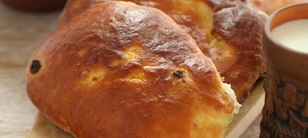 Французский хлеб на красном вине с орехами и изюмом в хлебопечке