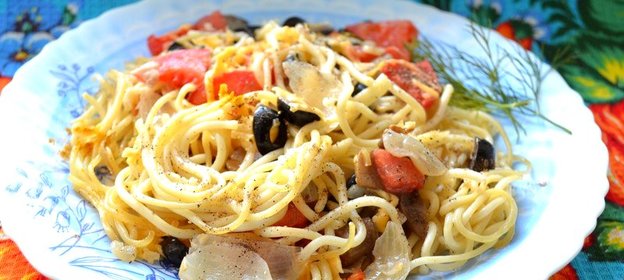 Спагетти с грибами и овощами