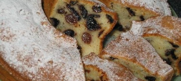 Йогуртовый кекс с черносливом