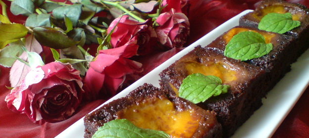 Шоколадный пирог с абрикосами