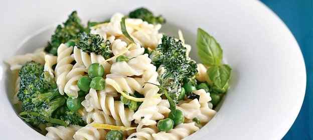 Паста с зелеными овощами и маскарпоне