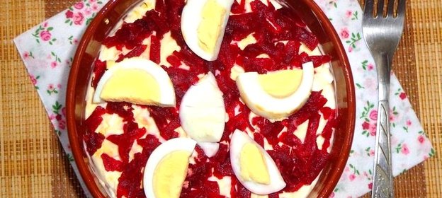 Салат с гусиной грудкой и имбирем