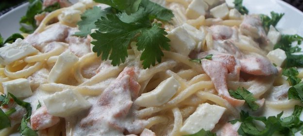 Spaghettis au saumon fume-Спагетти с копчёным лососем и коньяком !!!