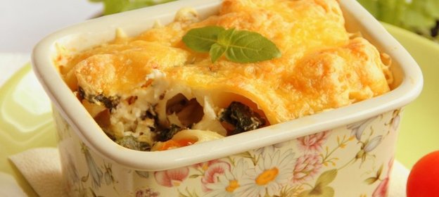 «Mac and cheese» или Макаронная запеканка со шпинатом и морковью. в сливках под сырным соусом