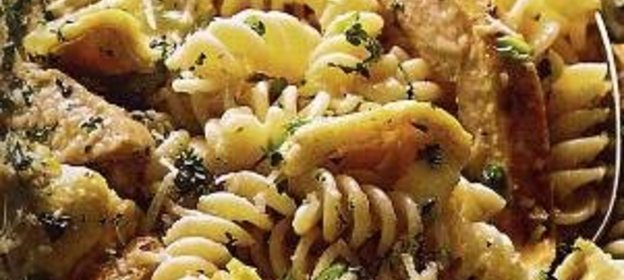 Макароны с курицей и артишоками