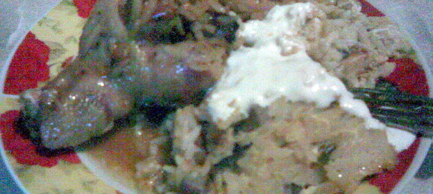 Воскресный бюджетный обед с рисом: фаршированные куриные ножки и запеканка