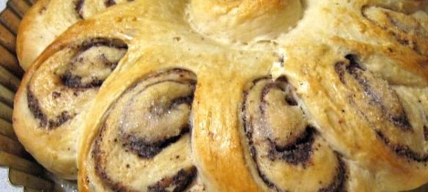 Запеканка из зеленого лука с яйцами и брынзой