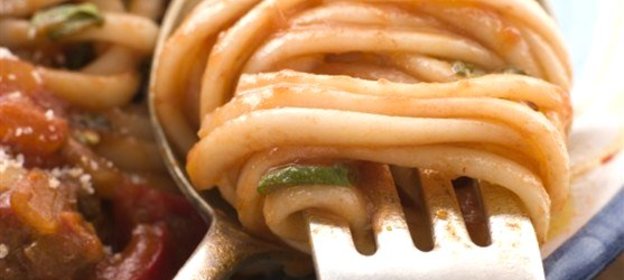 Лингвини с помидорами и базиликом