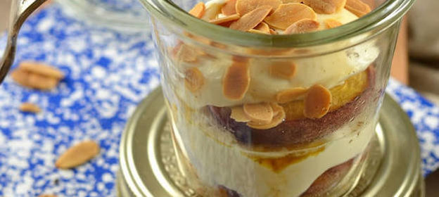 Десерт с запеченными персиками и маскарпоне