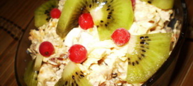 салат с копченой курицей