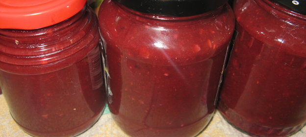 Сливовый соус с грецкими орехами