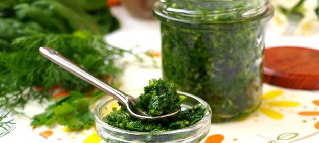 Зелёный соус из шпината