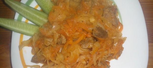 тушенная капуста с мясом