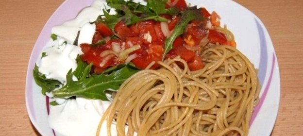 Салат к спагетти