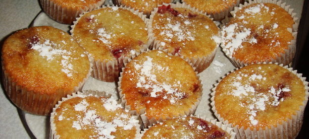 Кексы с клубникой (маннички)