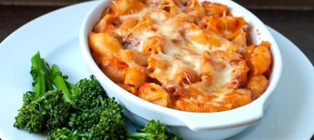 Макаронная запеканка с моцареллой