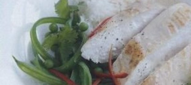 Сметанный соус с клубникой