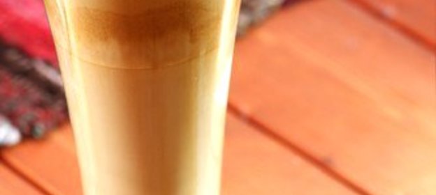 Ледяной миндальный латте