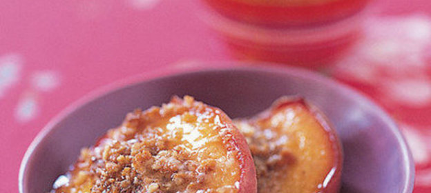 Фаршированные персики в кленовом сиропе