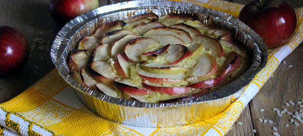 Творожно-рисовая запеканка с яблоками и ягодами годжи