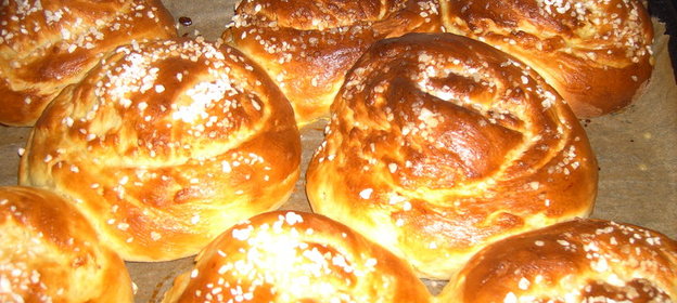 Быстрое дрожжевое тесто для булочек и ватрушек (получаются очень нежными)