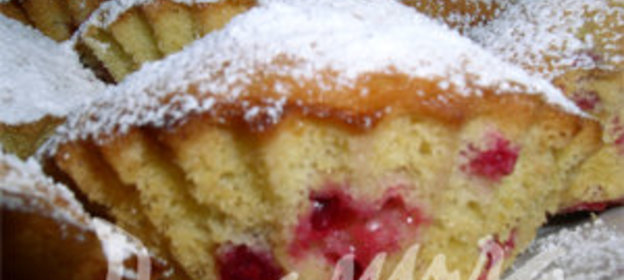 Кексы с мороженными ягодами