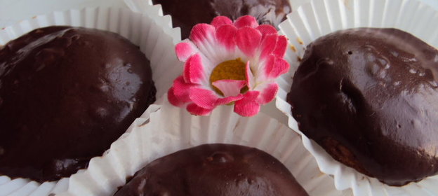 конфеты со сгущенкой и шоколадом (conos de dulce de leche y chocolate)