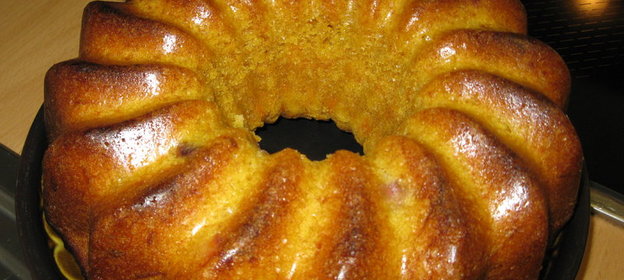 Кекс морковный со сливой