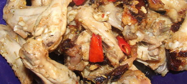 куриные крылышки маринованные и приготовленные на сковороде