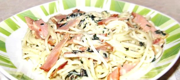 Спагетти карбонара со сливочным соусом