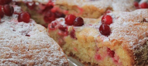 Кекс с клюквой