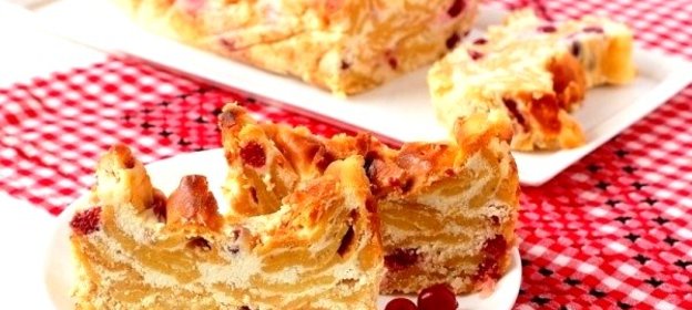 Творожная запеканка с кукурузными хлопьями и клюквой