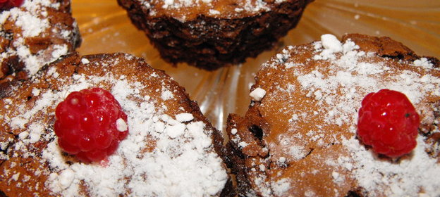 Малиновые кексы-брауни с шоколадом