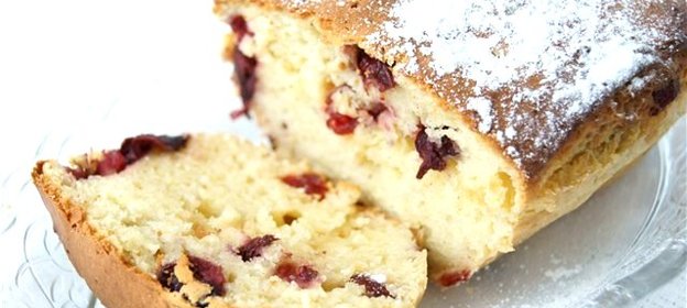 Творожный кекс с вишней